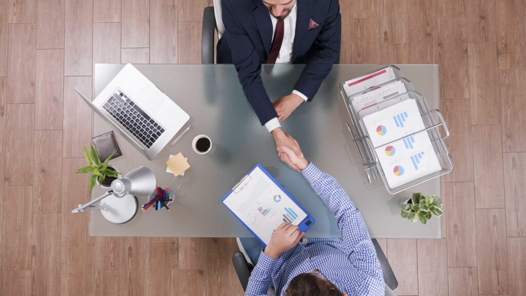 Jak wybrać agencję marketingową dla firmy B2B? Przewodnik po skutecznym partnerstwie - umowa